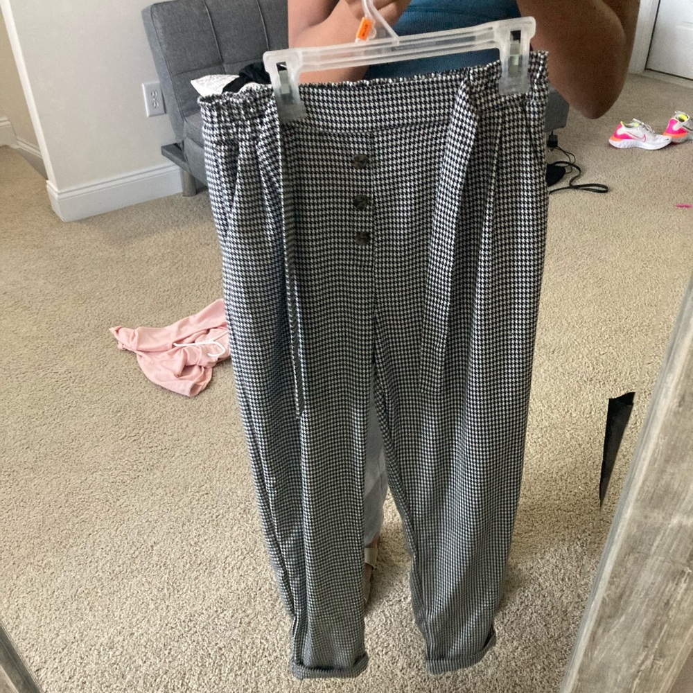 Super cute black and white checkered pants